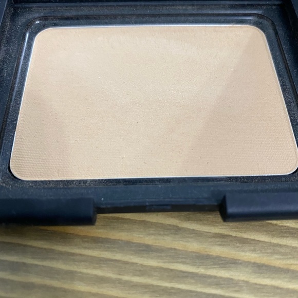 Nars soft velvet pressed powder - Picture 4 of 4